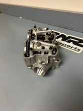 Load image into Gallery viewer, 2005 Yamaha YFZ450 Used CNC Ported Race Cylinder Head – Carb Model