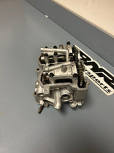 Load image into Gallery viewer, 2005 Yamaha YFZ450 Used CNC Ported Race Cylinder Head – Carb Model