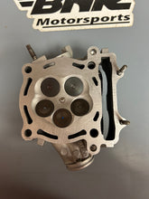 Load image into Gallery viewer, 2005 Yamaha YFZ450 Used CNC Ported Race Cylinder Head – Carb Model