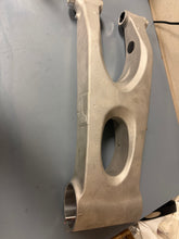 Load image into Gallery viewer, Takeoff Swingarm