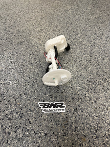 Take out Yamaha Yfz450r Fuel pump