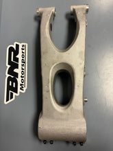 Load image into Gallery viewer, Takeoff Swingarm